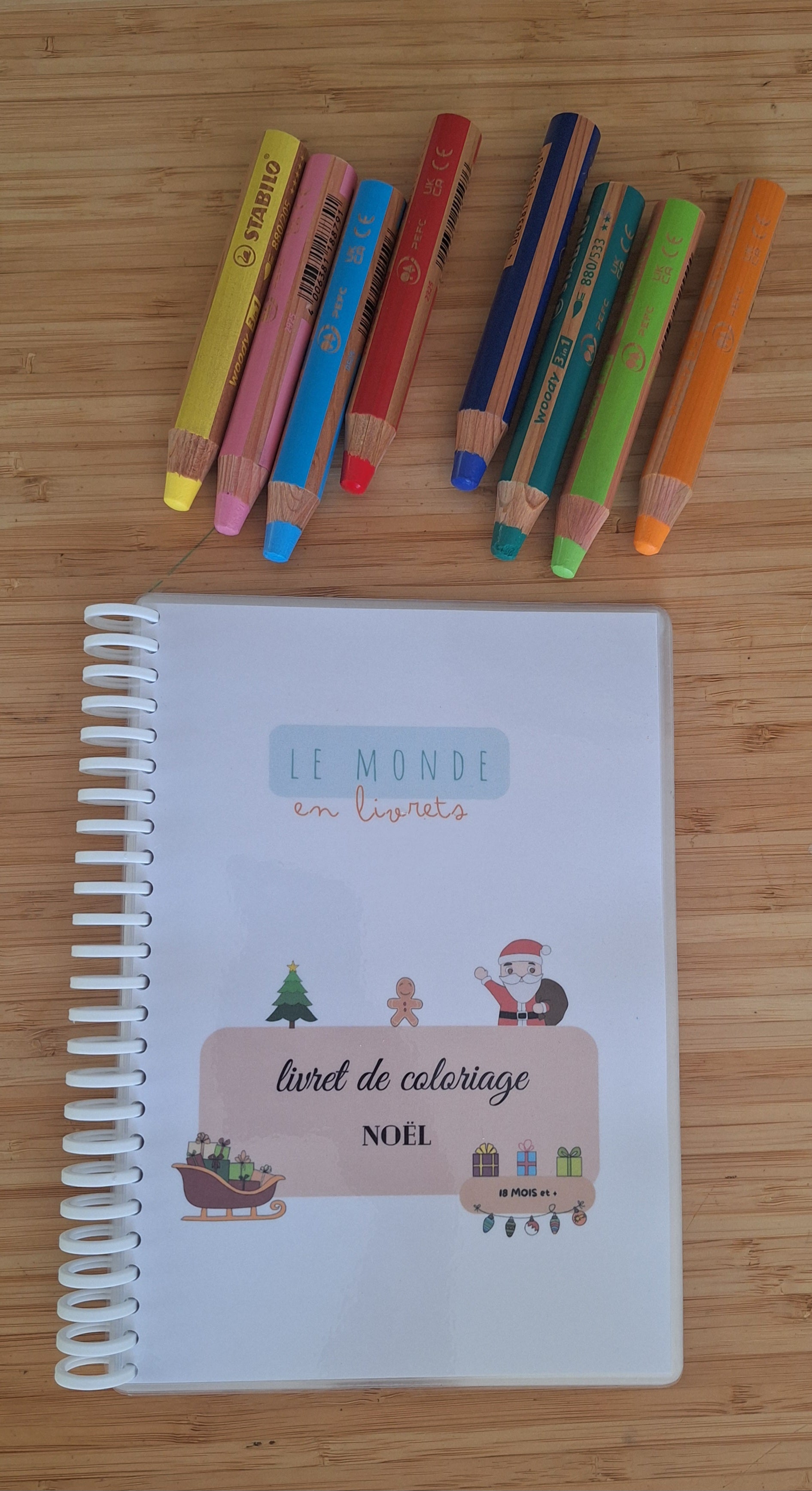 Image du livret de coloriage sur le theme de noel avec les 8 crayons stabilo woody