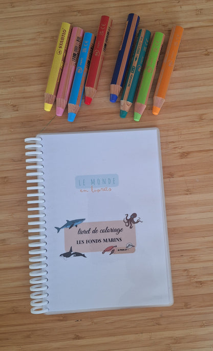 Image du livret d'activité sur le thème des fonds marins avec les crayons woody 