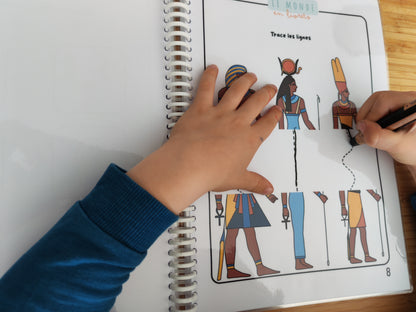 Image du livret d'activité page sur les pharaons et retracer des lignes